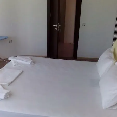 Apartments Nesebar דירה *